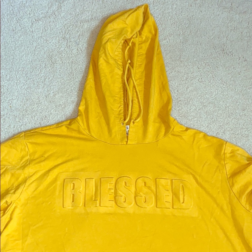 T-shirt/ hoodie